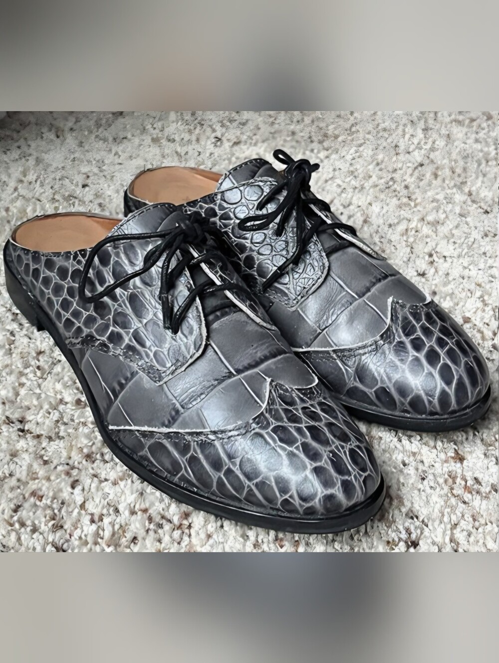 All BLACK Croc-Embossed GRAY TEXTURED SLIDES Sz 35.5/US5.5